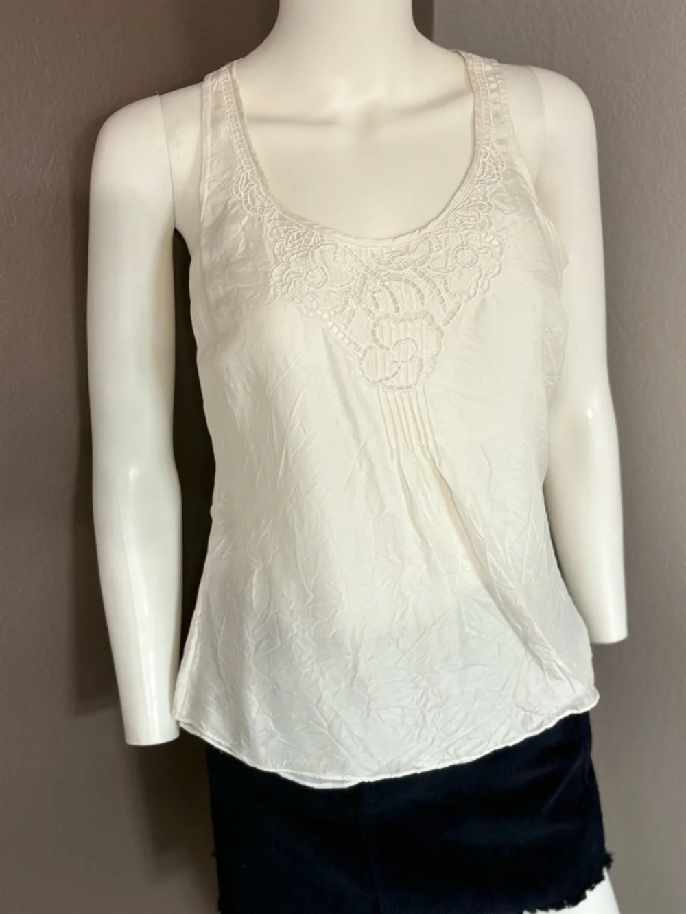 White House Black Market Cream Embroidered Camisole - Picture 5 of 6